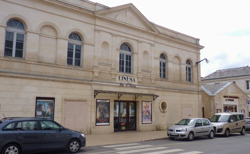 Spéciale Event à Villers-Cotterêts: Jouer sur un écran géant de cinéma.